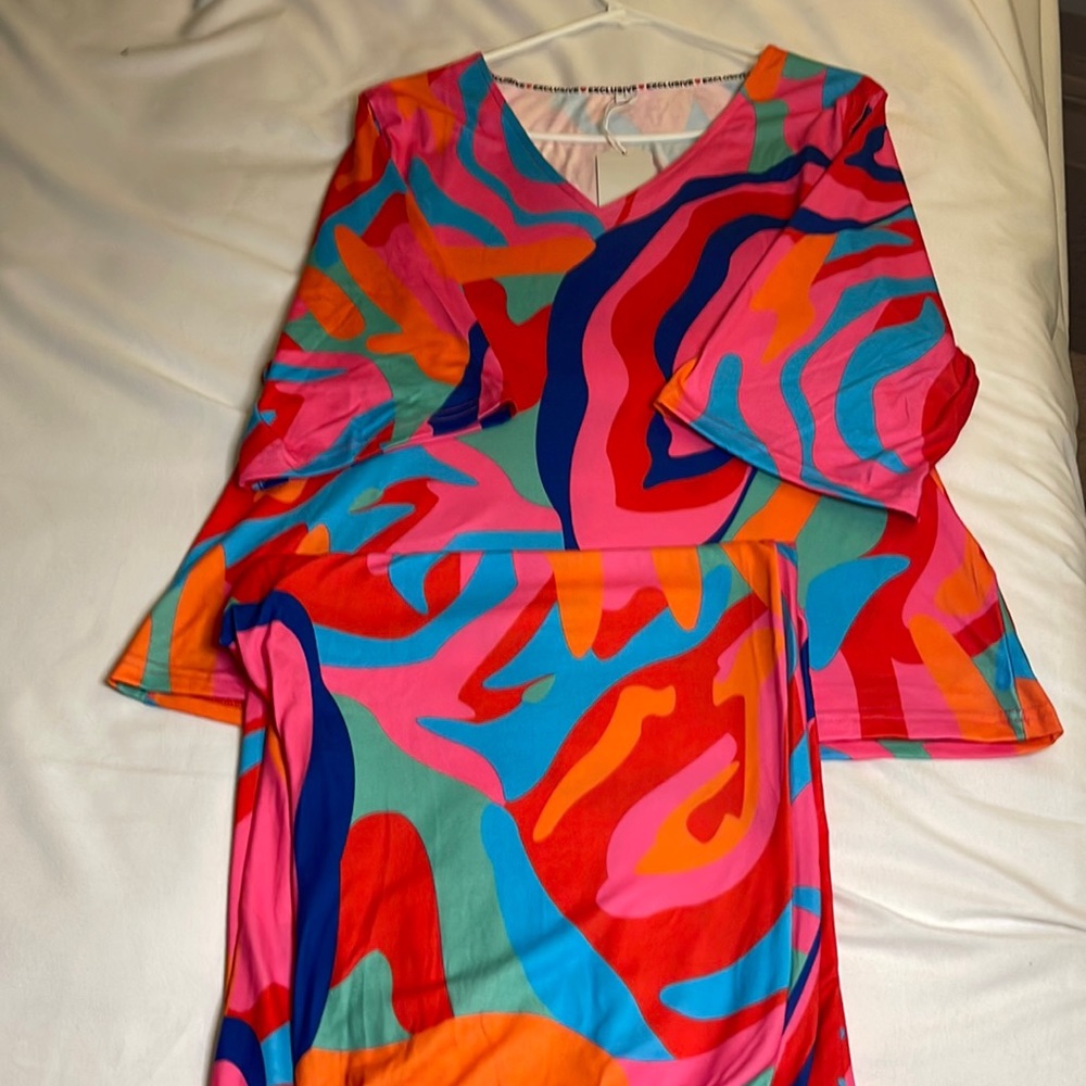 Brand New Multi colored top/bottom size L